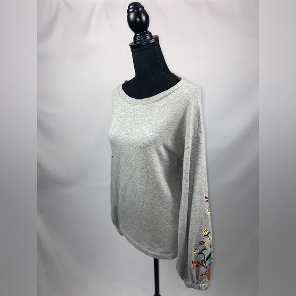 Sweatshirt Puffy Sleeves Small a.n.a Gray embroidered sleeves - Picture 3 of 14